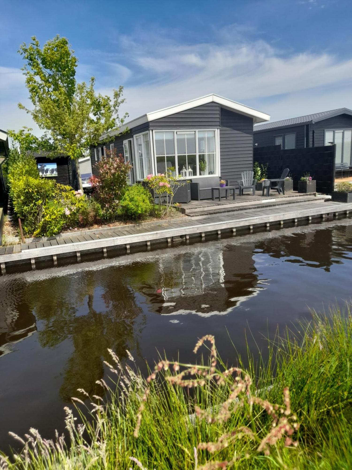 Wuivend Riet Gelegen Op Resort Venetie Giethoorn Dış mekan fotoğraf