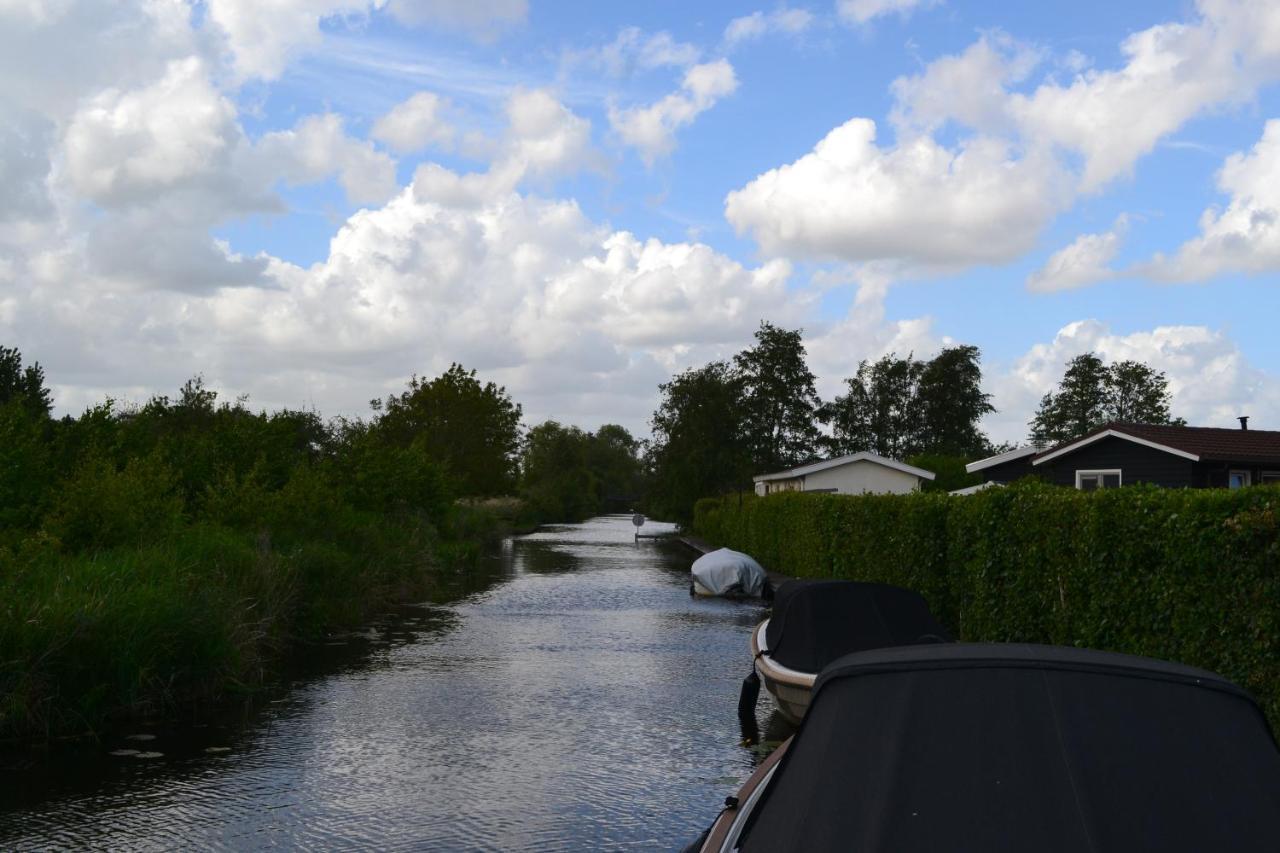 Wuivend Riet Gelegen Op Resort Venetie Giethoorn Dış mekan fotoğraf