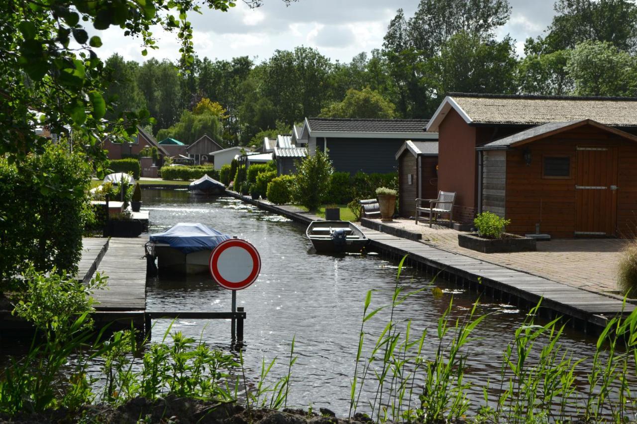 Wuivend Riet Gelegen Op Resort Venetie Giethoorn Dış mekan fotoğraf